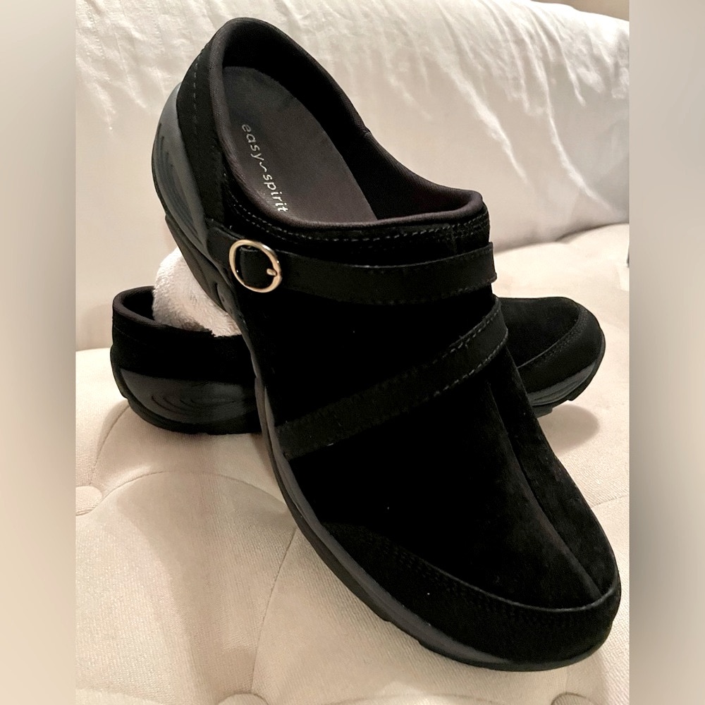 ❤️‍🔥 NWT! Easy Spirit CLOGS!